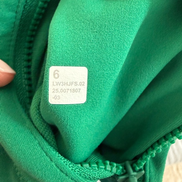 Lululemon Define Cropped Jacket Nulu in Raceway Green - Picture 4 of 4